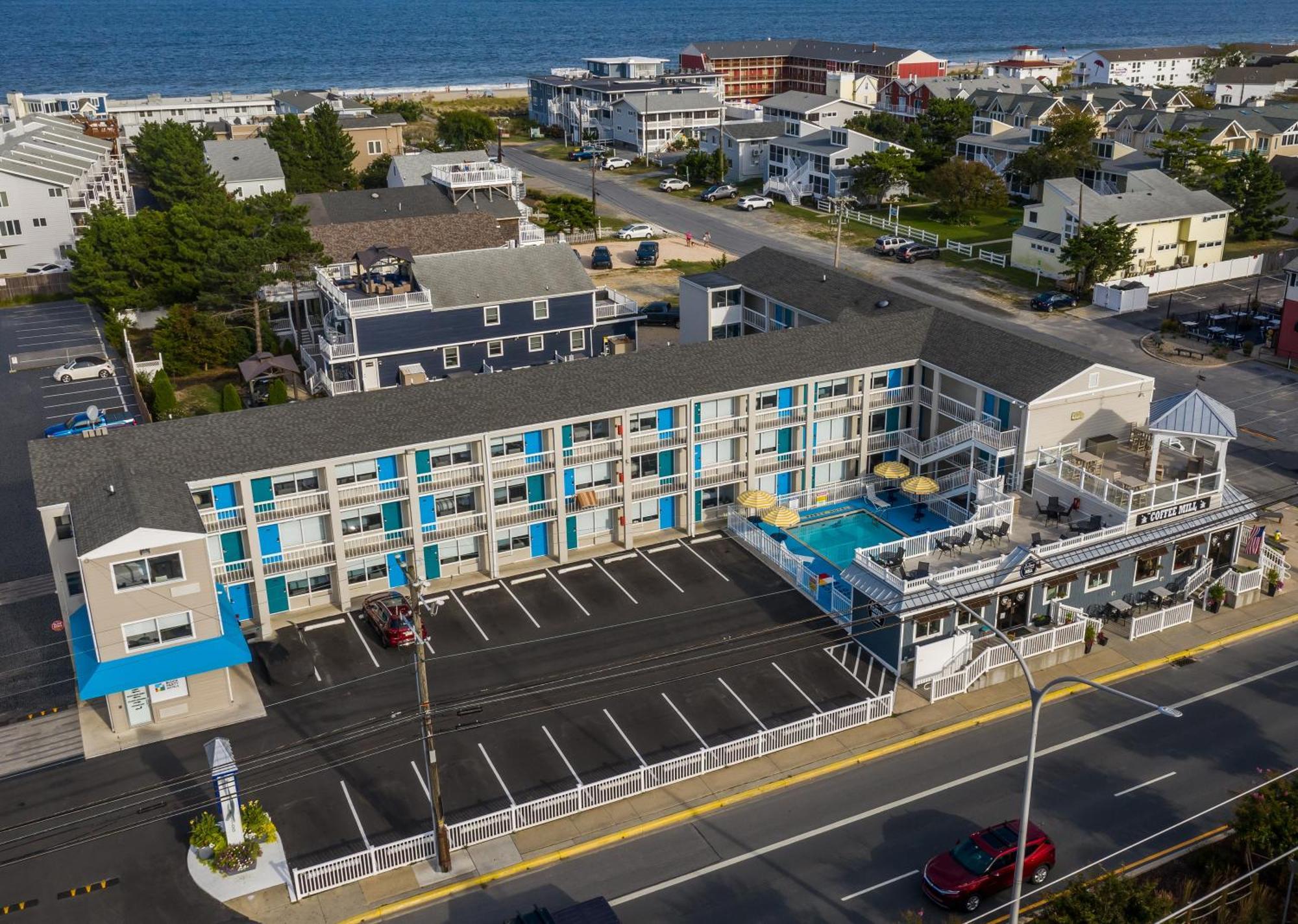 Отель Atlantic Oceanside Dewey Дьюи-Бич Экстерьер фото
