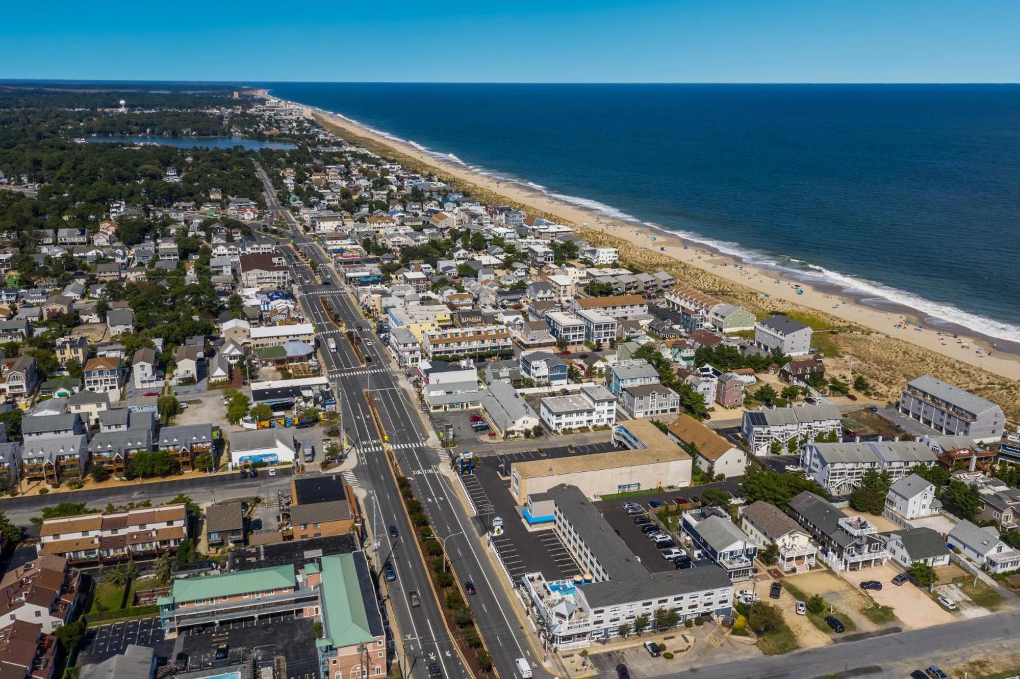 Отель Atlantic Oceanside Dewey Дьюи-Бич Экстерьер фото
